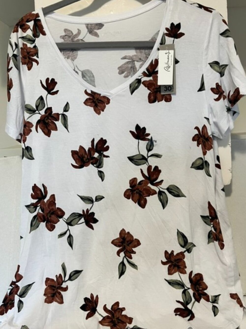Reitmanโs Fall floral womenโs blouse.